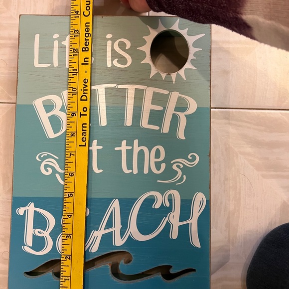 dei Life is Better at the Beach wood wall art. Excellent condition - Picture 8 of 10